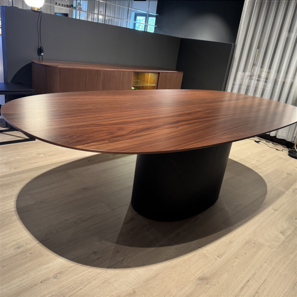 Yac Riga ovale houten eetkamertafel (walnoot) 260x120cm - 3
